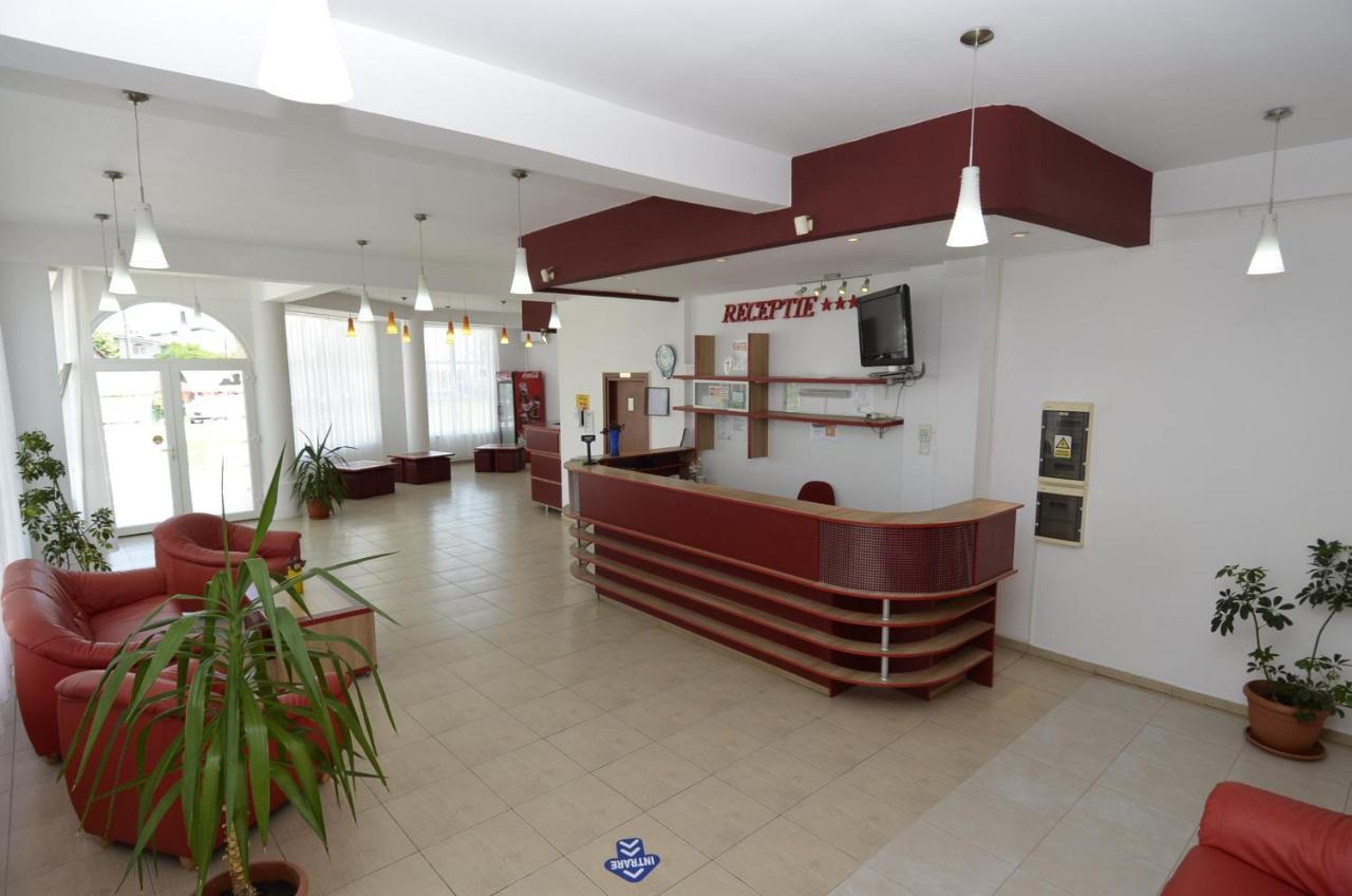 Hotel Intim Costinesti Bagian luar foto