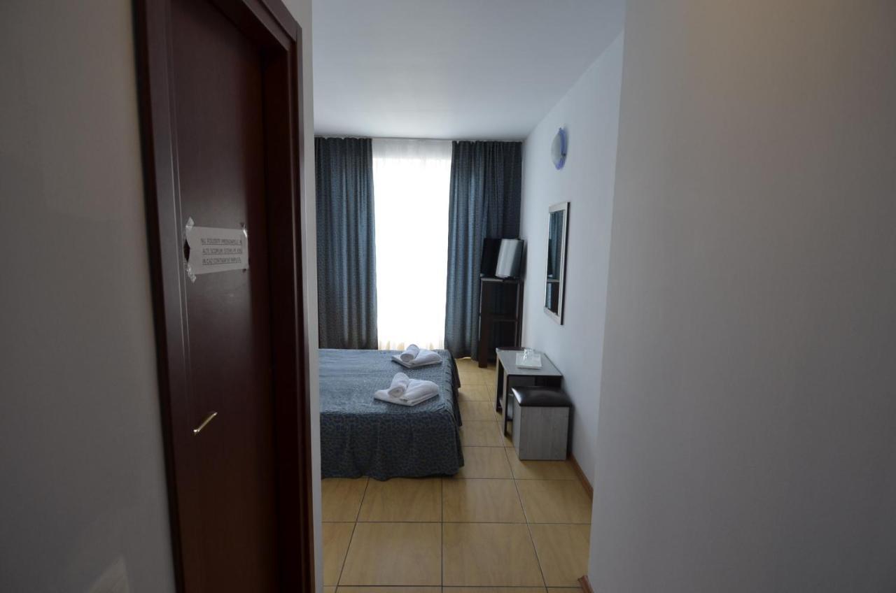Hotel Intim Costinesti Bagian luar foto