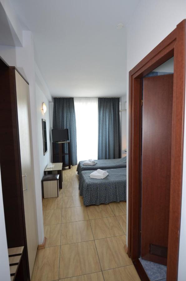 Hotel Intim Costinesti Bagian luar foto
