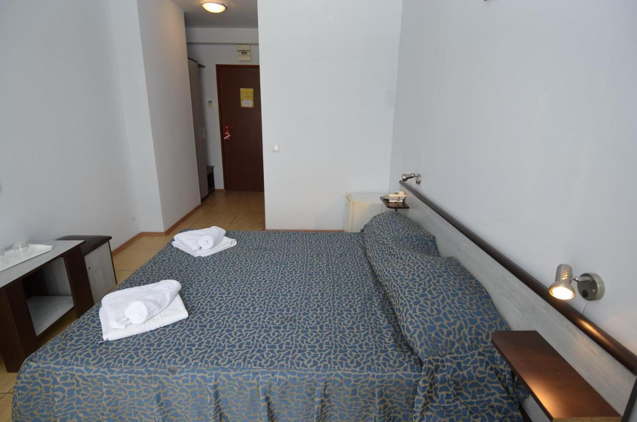 Hotel Intim Costinesti Bagian luar foto