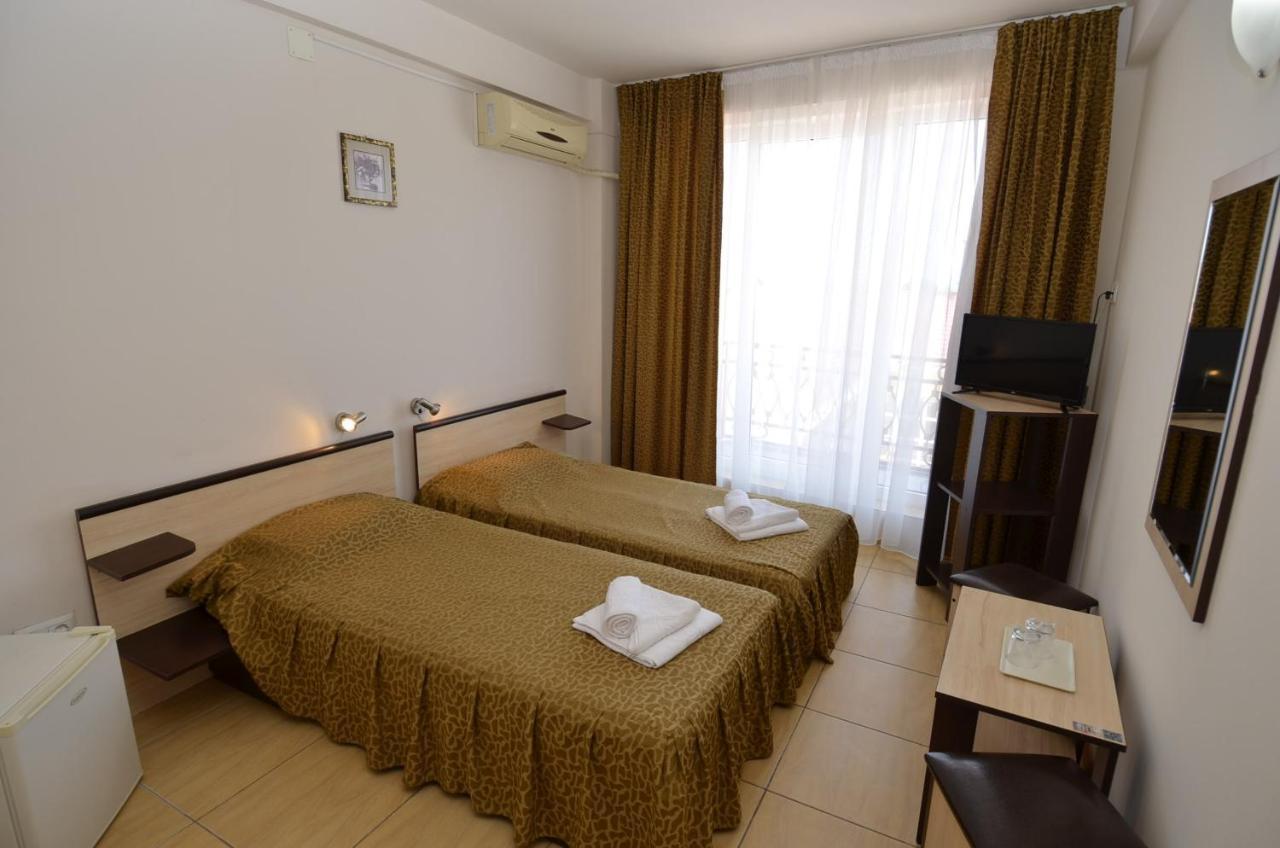 Hotel Intim Costinesti Bagian luar foto