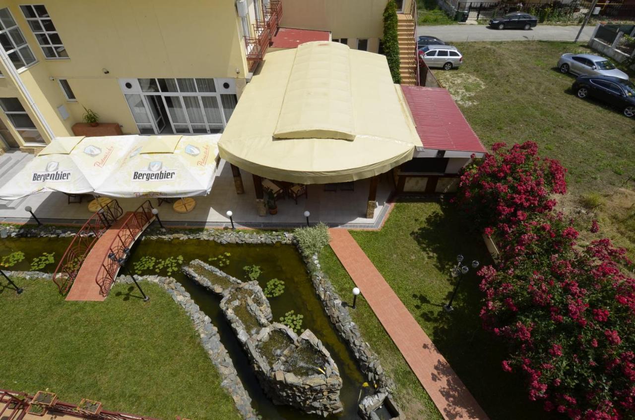Hotel Intim Costinesti Bagian luar foto