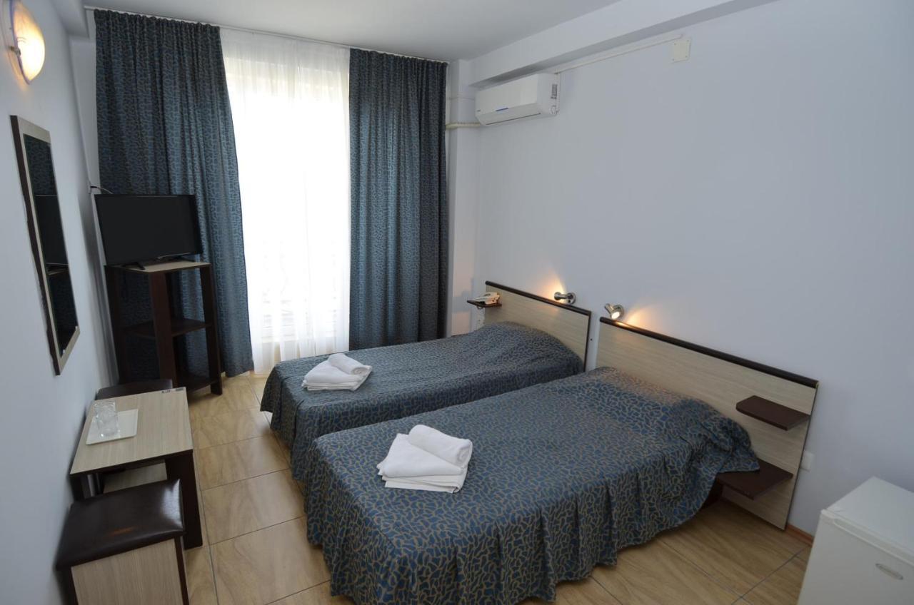 Hotel Intim Costinesti Bagian luar foto